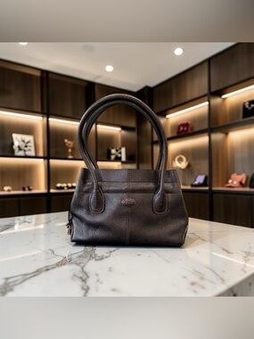 TOD'S RARE VINTAGE RETRO LUXURY MINIMALIST RUNWAY GLAM AUTHENTIC LEATHER BAG